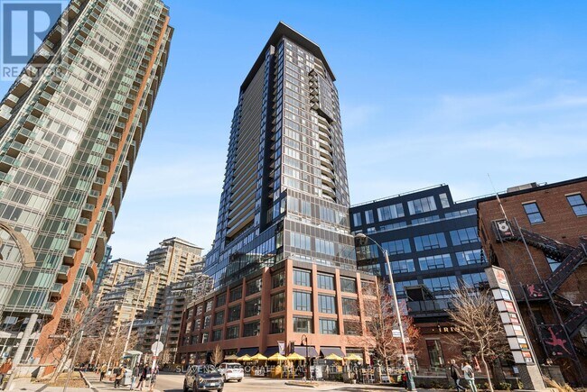 Photo du bâtiment - 135-2135 E Liberty St