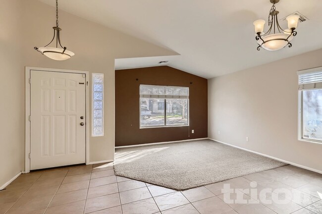 Building Photo - 7806 S 47th Ln