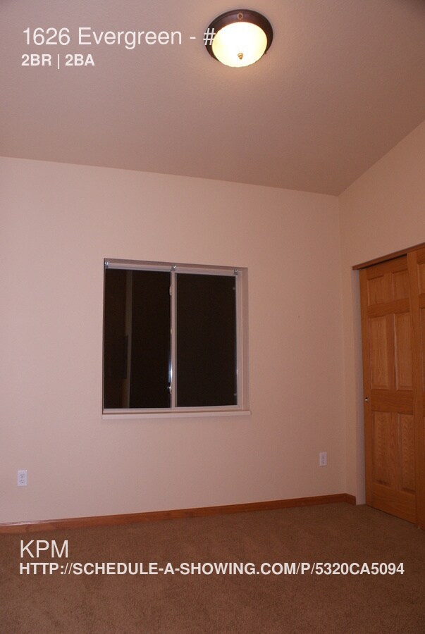 Foto del edificio - 1626 Evergreen Dr