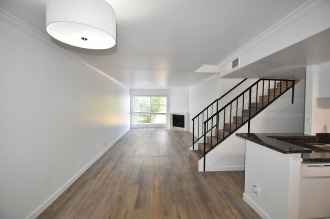 Foto del edificio - 6041 Fulton Ave