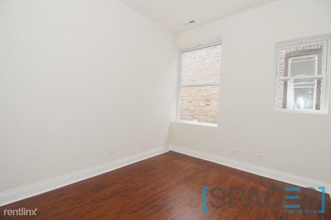 Building Photo - 1505 W Lawrence Ave