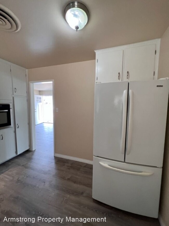 Building Photo - 3 br, 1 bath House - 1625 W. Sunnyview Avenue