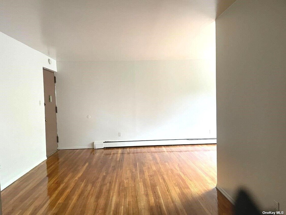 Building Photo - 400 N Corona Ave