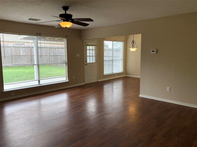 Building Photo - 10330 Timberloch Dr