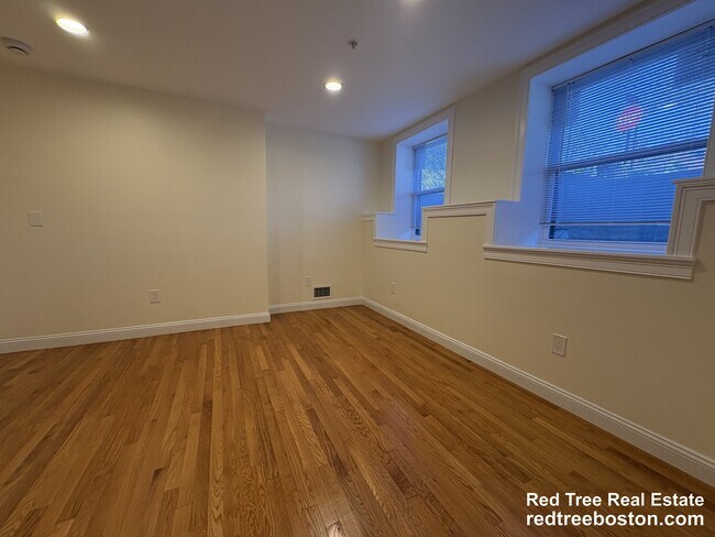 Foto del edificio - 1801 Beacon St