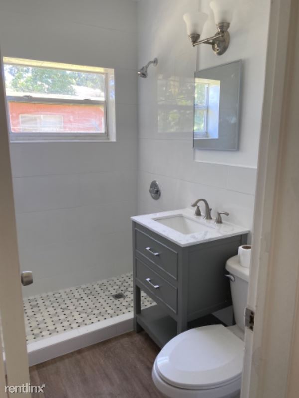 Building Photo - 4 br, 2 bath House - 2063 NE169th St