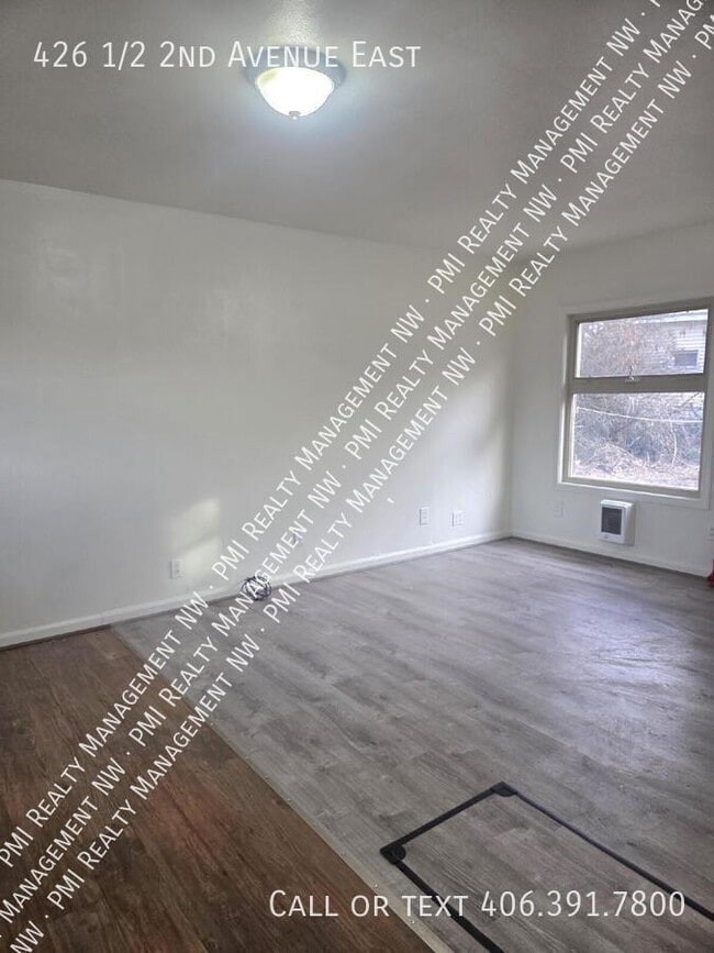 Foto del edificio - 426 1/2 2nd Avenue East-