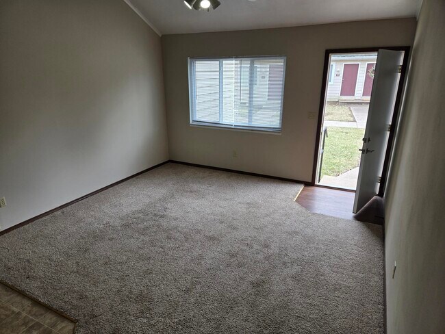 Foto del edificio - 11 Village Ct