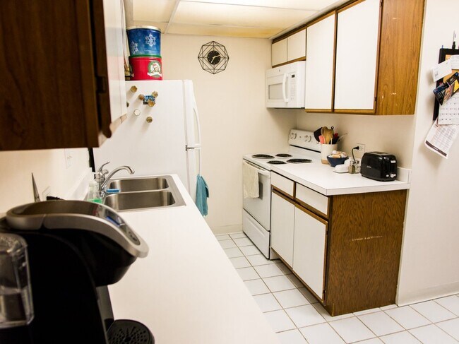 Foto del edificio - 2086 Saint Johns Ave
