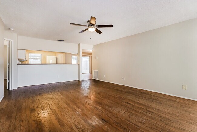 Building Photo - 1909 Chablis Ct