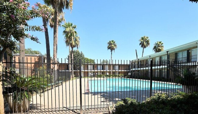 Foto del edificio - 6305 Westward St