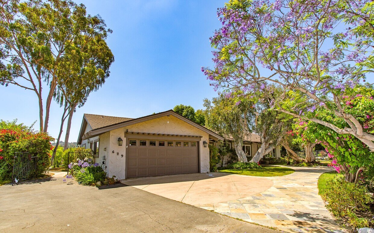 Primary Photo - Stunning & Spacious Encinitas Home w/ Gorg...