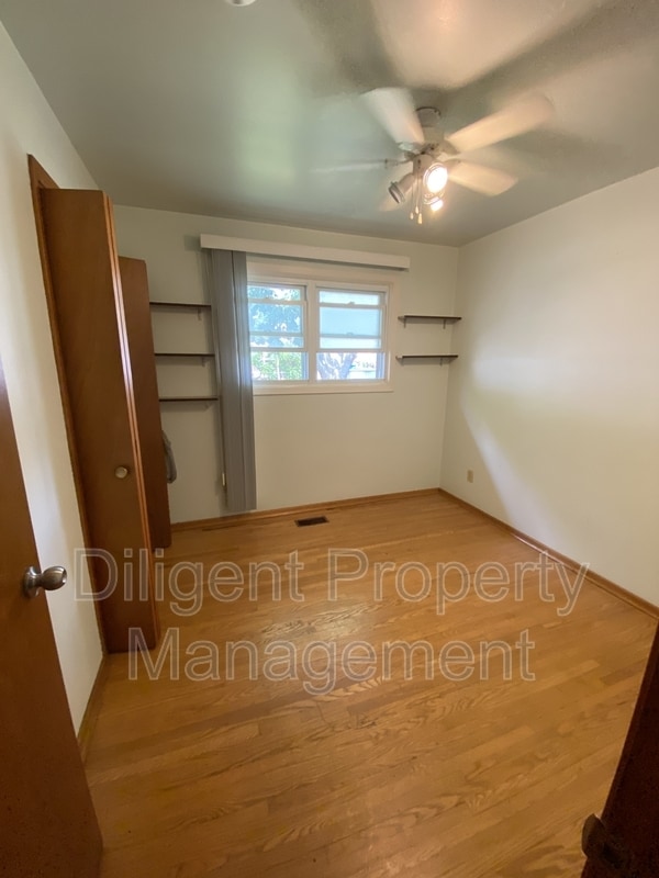 Building Photo - 186 Collison Ave