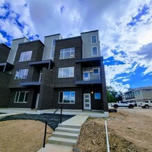 Building Photo - 3562 Blue Tee Ln