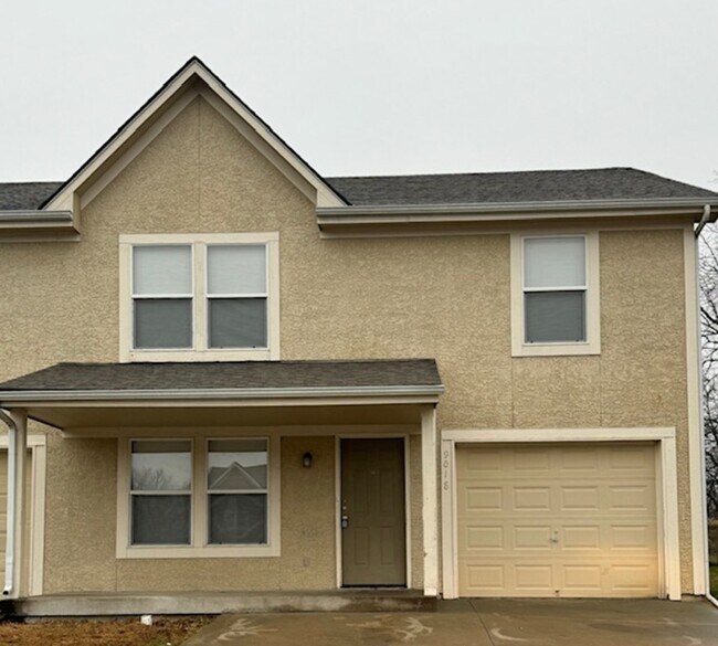 Building Photo - 9018 E 85 St