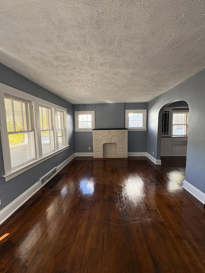 777 Brittain Rd Akron, OH 44305 – photo 2
