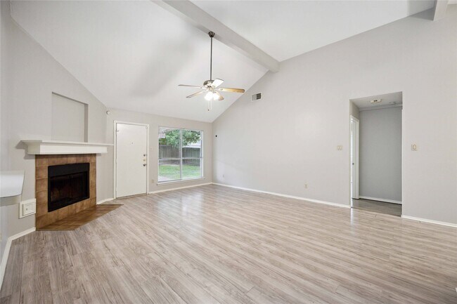Foto del edificio - 20323 Pinefield Ln