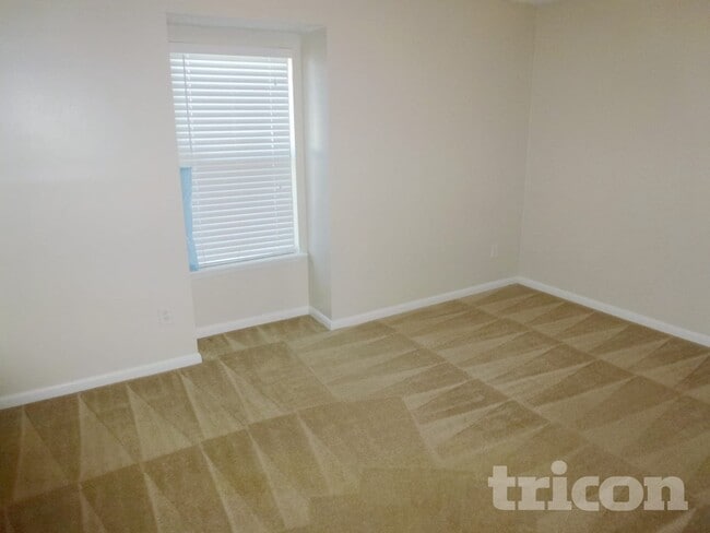 Building Photo - 8376 Chason Rd W