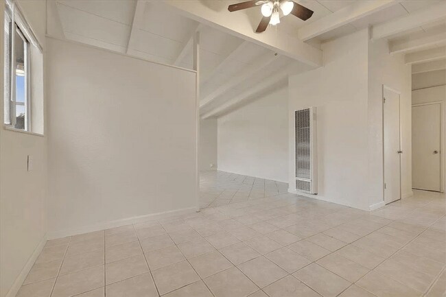 Building Photo - 1448 Modoc Ave