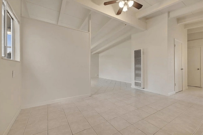 Foto del edificio - 1448 Modoc Ave