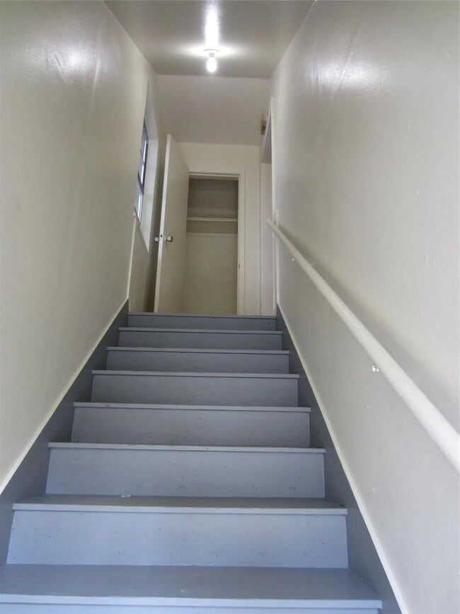 Photo - 1227 Peak St Apartment