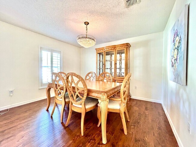 Foto del edificio - Resort-style living in Orlando — 4BR pool ...