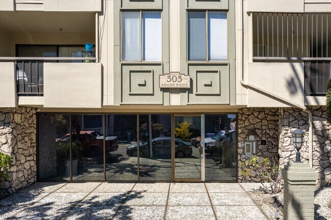 Foto del edificio - 303 Adams St