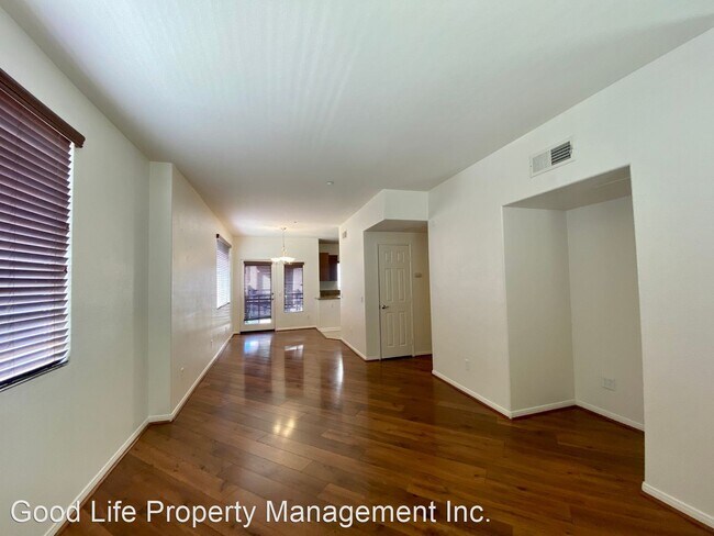 Building Photo - 345 Tesoro Gln