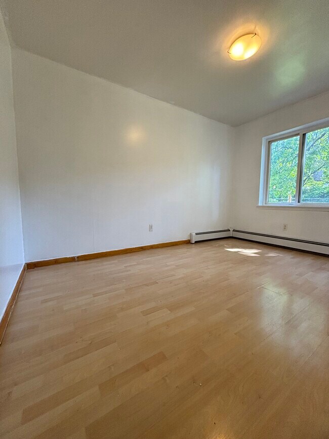 Foto del edificio - 913 E 15th St