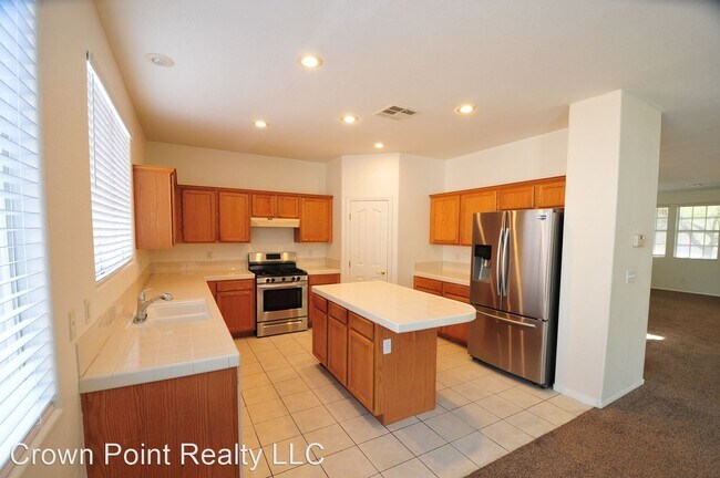 Building Photo - 4 br, 2.5 bath House - 95 Parker Ranch Dr