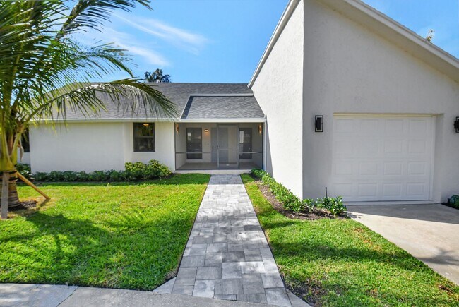 Foto del edificio - Renovated Large 3 bed 2 bath
