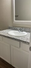 Building Photo - 5212 Oakwood Villa Ct