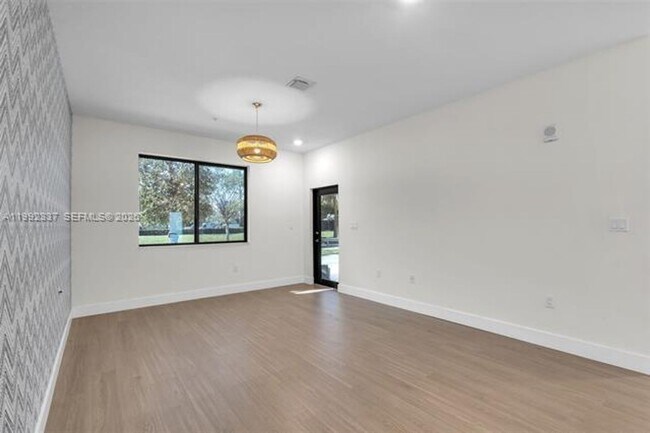 Foto del edificio - 8363 NW 41st St