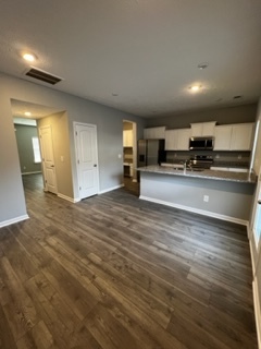 Building Photo - 1052 Bradburn Village Dr