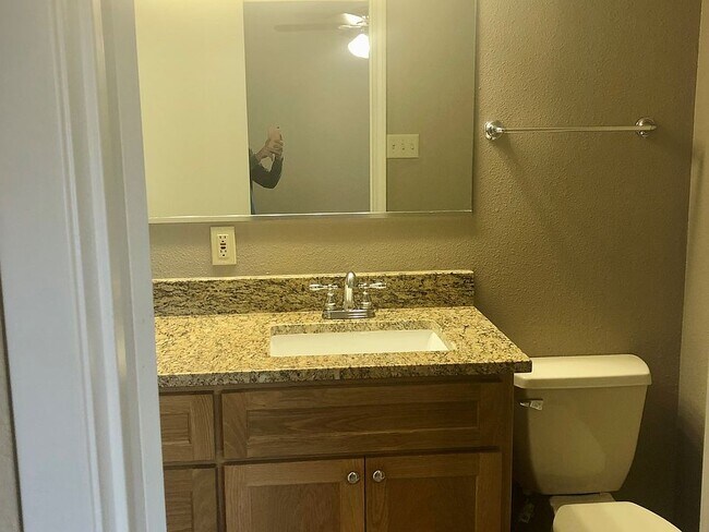 Foto del edificio - 1205 Fairfield St