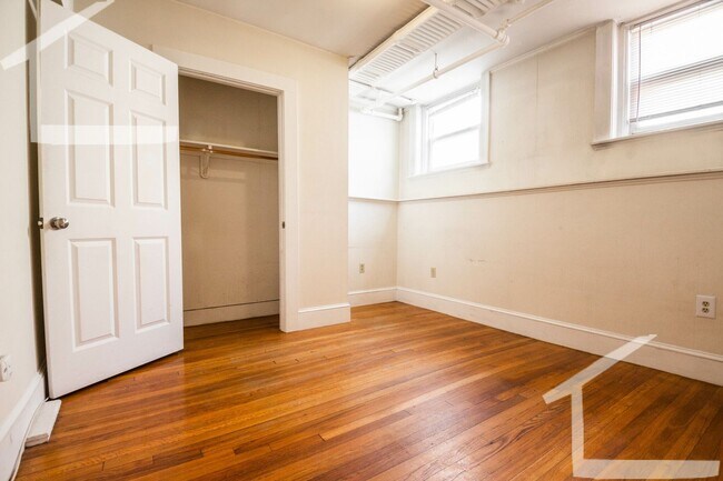 Foto del edificio - Avl NOW! Renovated 4BR/2BA near BU, Coolidge Corner!