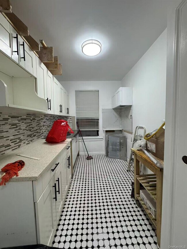 Foto del edificio - 58-40 43rd Ave