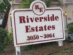 Building Photo - 3050 Riverside Dr