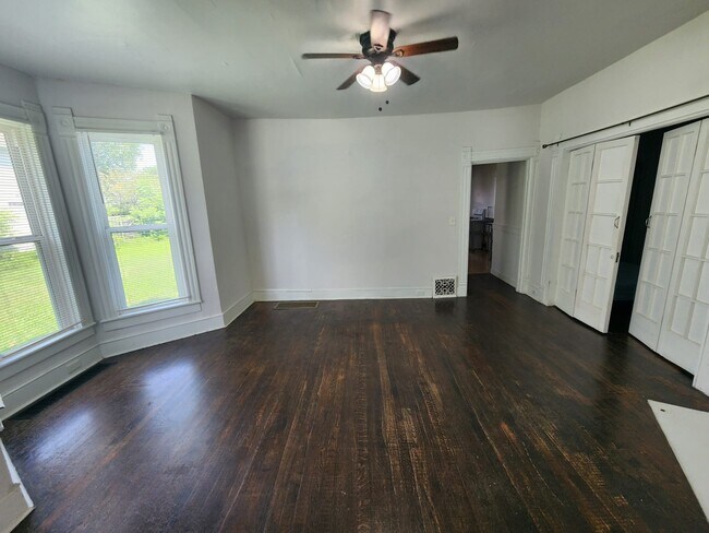 Foto del edificio - 1973 W 50th St