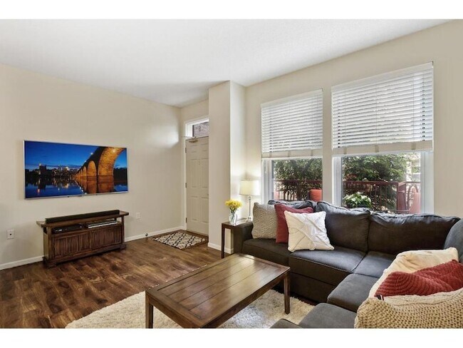 Foto del edificio - 580 N 2nd St