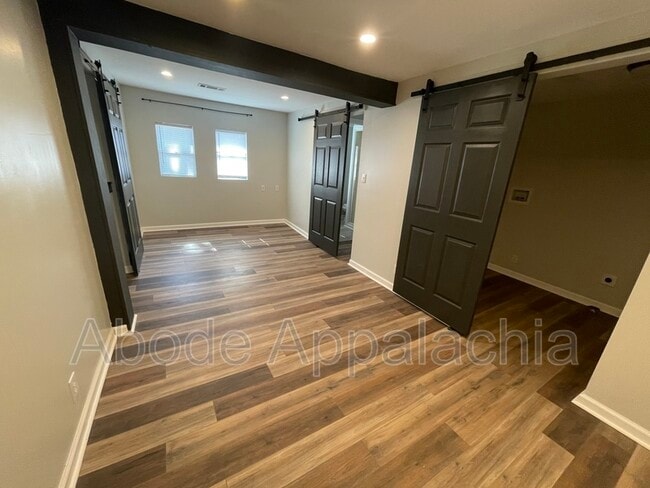 Building Photo - 1231 Collins Hwy