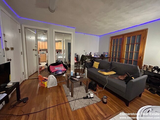 Building Photo - HOT 2BR in Allston!