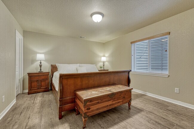 Foto del edificio - 14707 Allegiance Dr