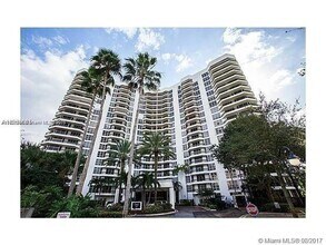 Building Photo - 3600 Mystic Pointe Dr