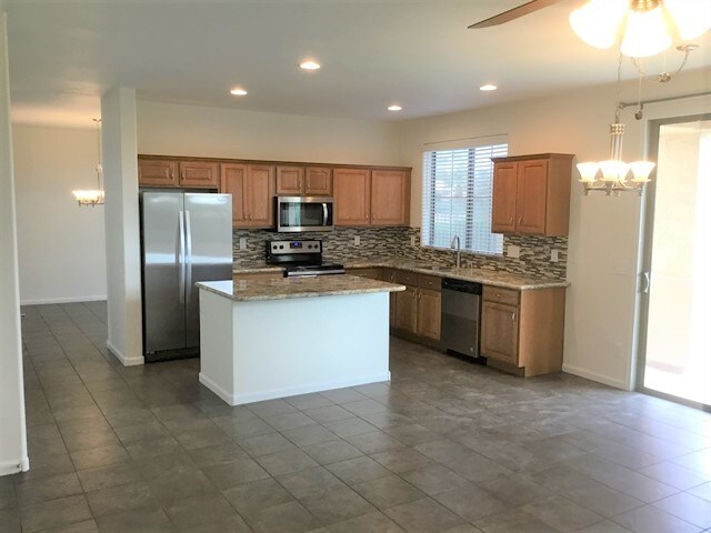 Foto del edificio - 2209 N 135th Dr