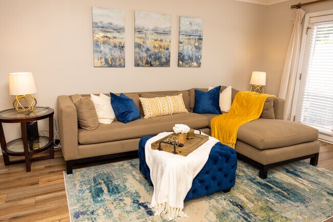 Foto del edificio - 1230 Green Oaks Ln