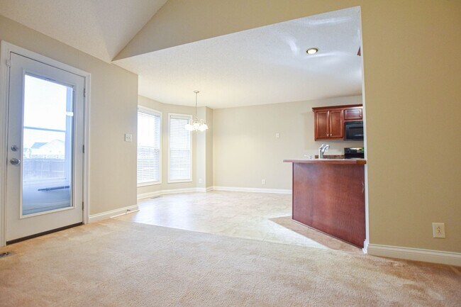 Foto del edificio - Pet Friendly Three Bedroom!