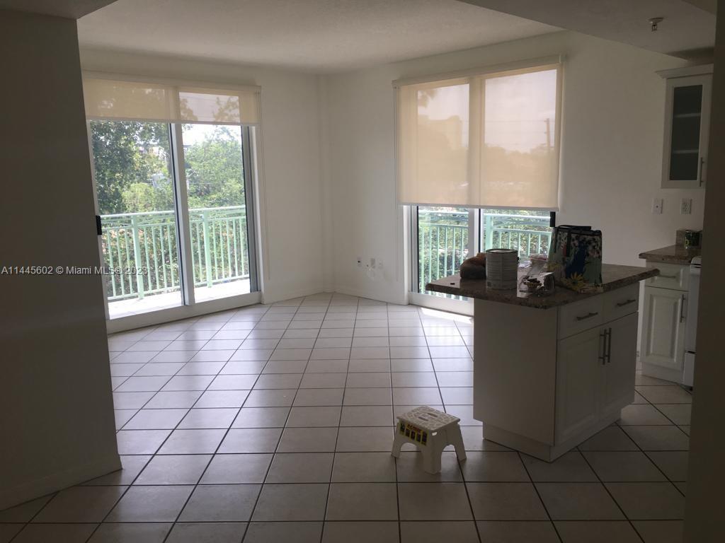 Primary Photo - 3500 Coral Way