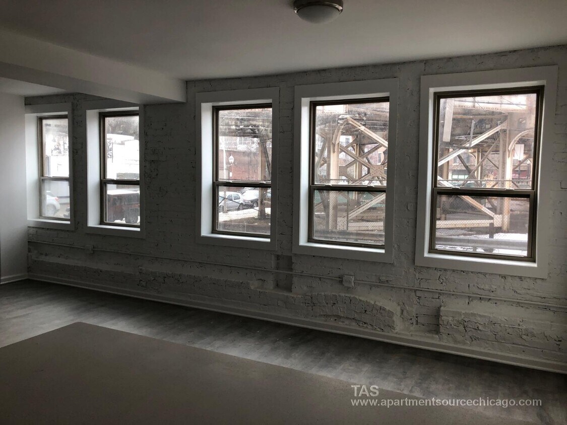 Foto principal - 932 W Dakin St