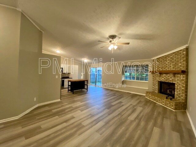 Foto del edificio - 1542 Creekside Ln